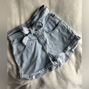 Zara women’s denim shorts size 6 adult